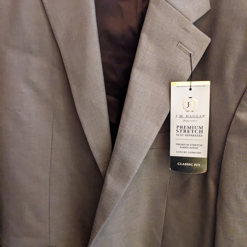 Haggar Premium Stretch Classic Fit Suit in Gray
